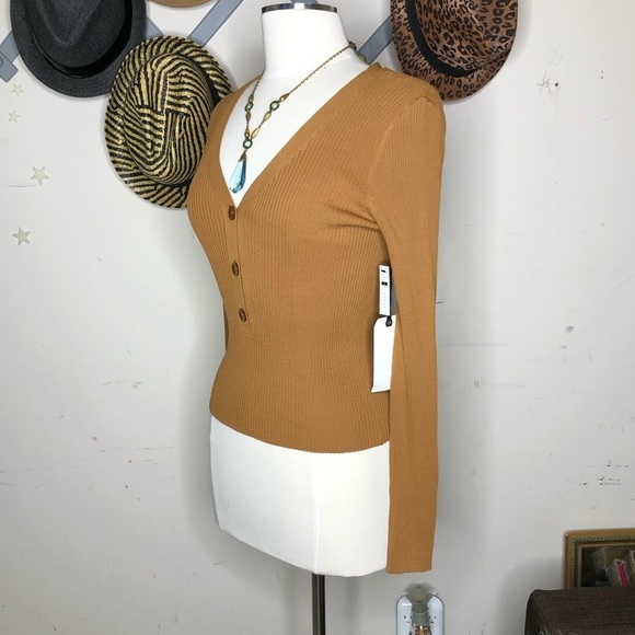 Leith ribbed 1/4 buttoned sweater - Picture 2 of 8